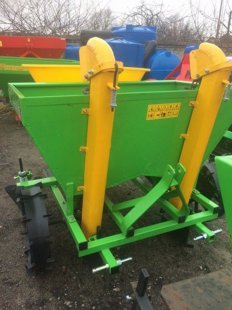 Картофелесажалка 2-рядная с увеличенным бункером Bomet